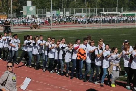 В Томске более 3,5 тыс. студентов сделали зарядку с всемирно известной дэнс-командой "ЮДИ"