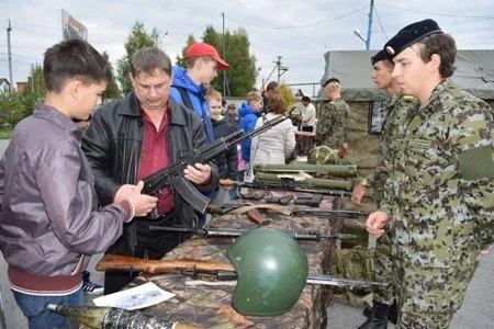 Гостей центра допризывной подготовки в Тюмени научат стрелять из лука и арбалета