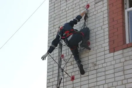 Областные соревнования по многоборью спасателей проходят в Курске