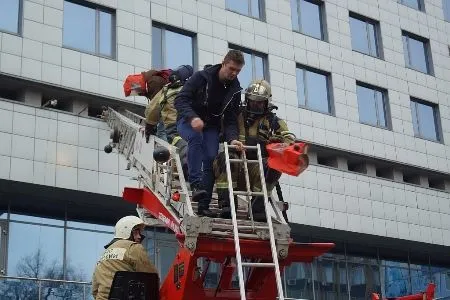 Спасатели провели пожарно-тактические учения в гостиничном комплексе Ростова-на-Дону в преддверье ЧМ-2018