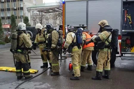 Спасатели провели пожарно-тактические учения в гостиничном комплексе Ростова-на-Дону в преддверье ЧМ-2018