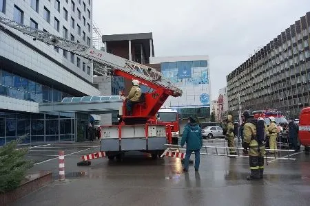 Спасатели провели пожарно-тактические учения в гостиничном комплексе Ростова-на-Дону в преддверье ЧМ-2018