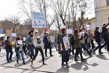 "Монстрации" прошли в трех городах Сибири