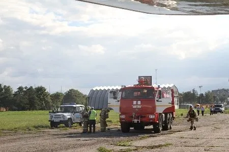 Специалисты четырех ведомств приняли участие в учениях по тушению загоревшегося самолета в аэропорту Нальчика