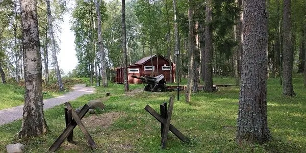 Музей советско-финляндской войны в Ленобласти пополнился табличкой с могилы добровольца, разрушенной во время Великой Отечественной