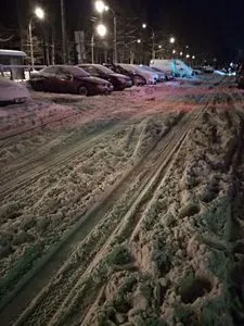 Петербург по-прежнему находится в снежном плену