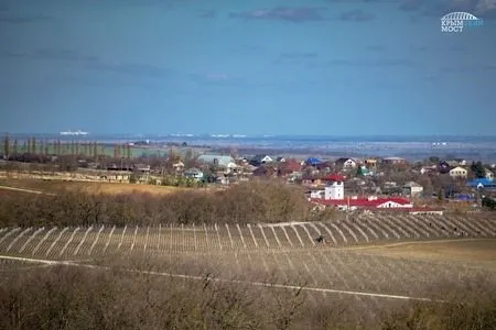 Вино - ровесник моста в Крым - "созреет" к запуску поездов на полуостров