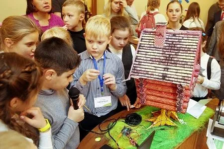 Эко-дом будущего и сухой мед презентовали ученые на выставке в ТУСУРе