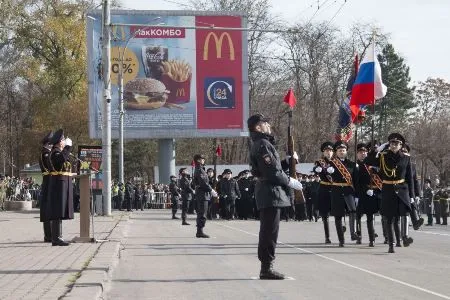 Парад в честь Дня сотрудников органов внутренних дел РФ в третий раз прошел в Ростове-на-Дону