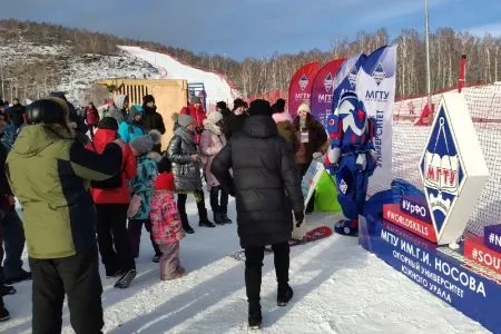 Более восьмидесяти волонтеров приняли участие в этапе Кубка мира по сноуборду под Магнитогорском