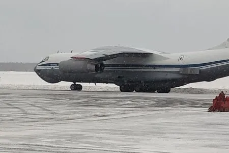 Первый самолет с 80 эвакуированными из китайского Уханя прибыл в Тюмень